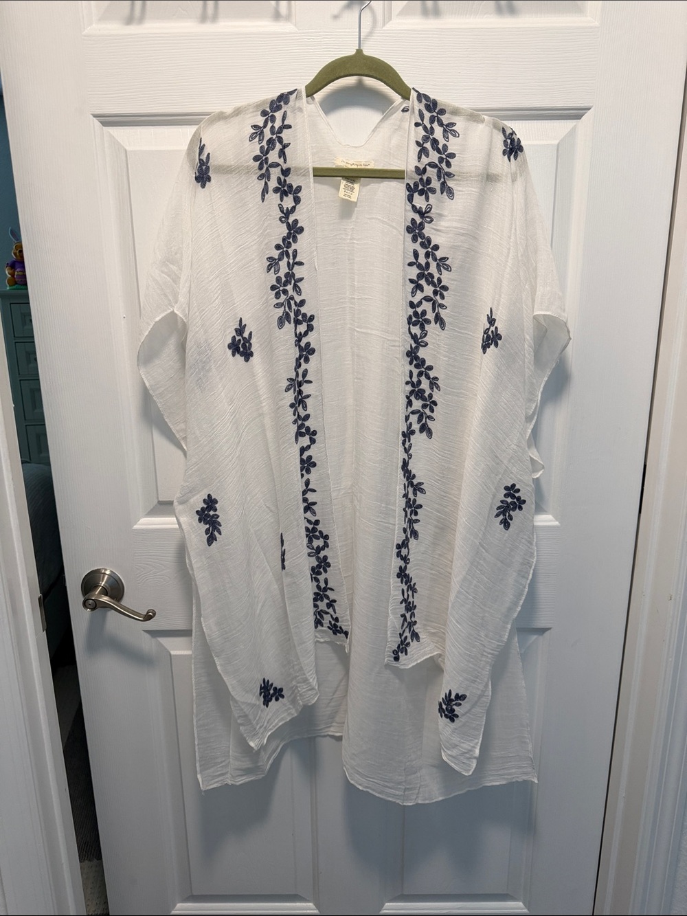 Do everything in love White Kimono with Navy Blue Embroidery